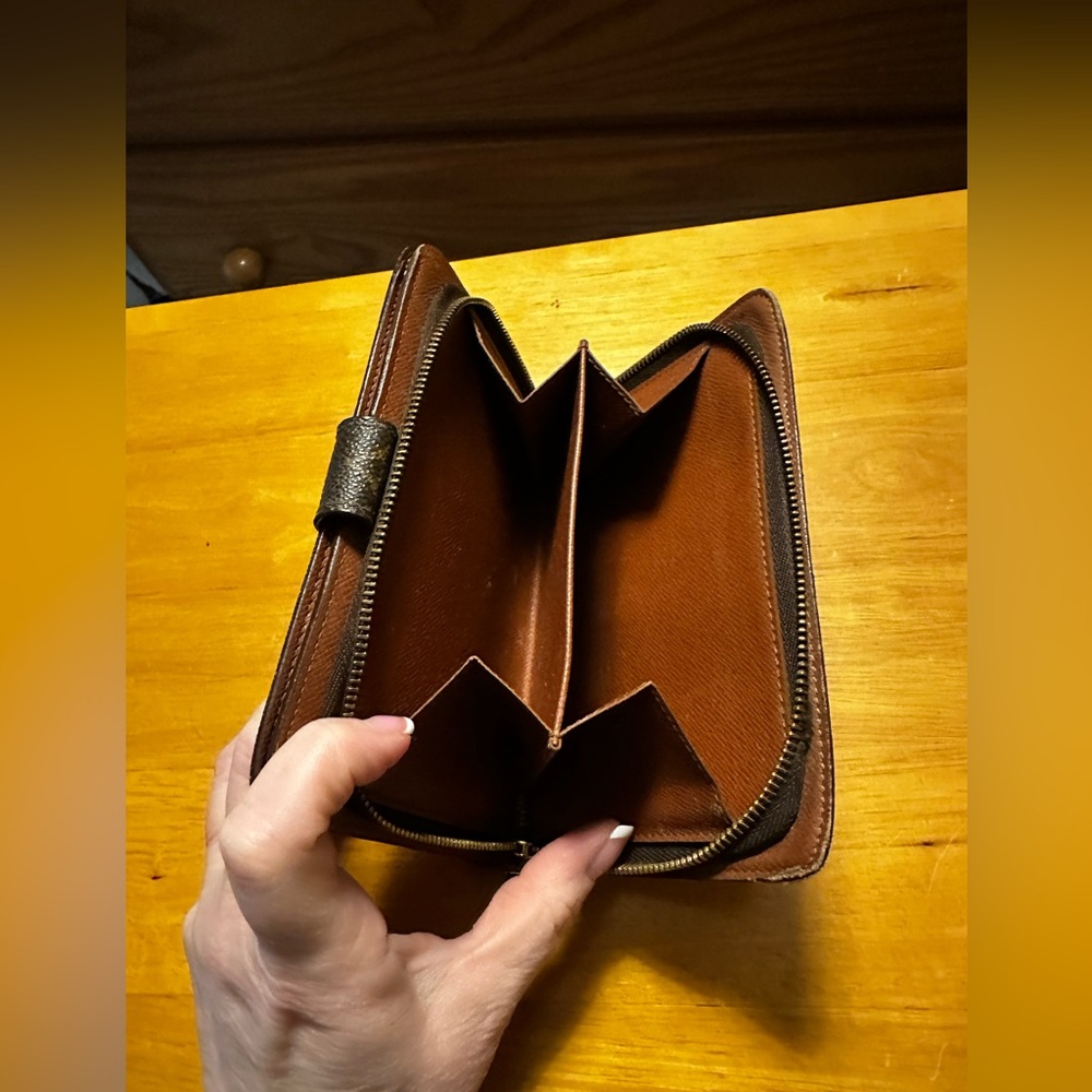 Louis Vuitton Vintage Brown Monogram Porte Papier… - image 4